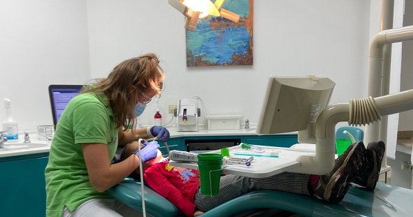 ドイツの子供 歯科クリーニング